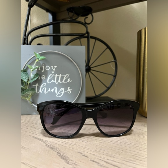 New Max Mara Sunglasses - Picture 2 of 5